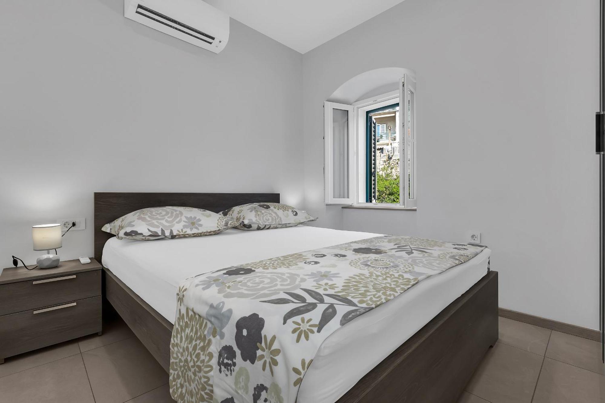City Center Apartment Dvor Kalalarga มาคาร์สกา ภายนอก รูปภาพ