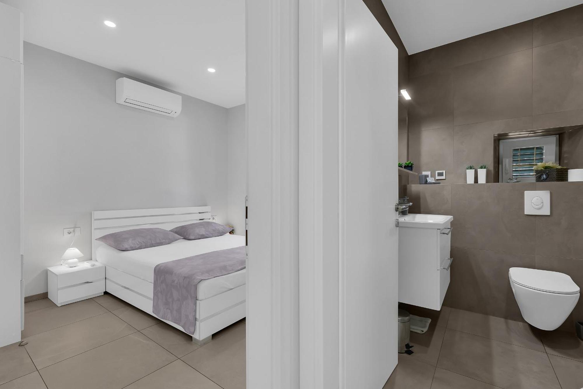 City Center Apartment Dvor Kalalarga มาคาร์สกา ภายนอก รูปภาพ