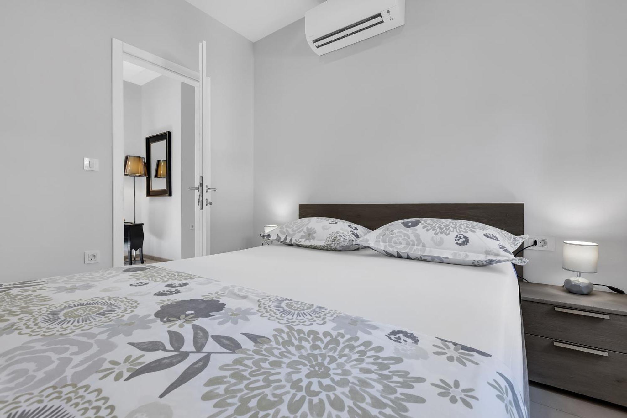 City Center Apartment Dvor Kalalarga มาคาร์สกา ภายนอก รูปภาพ